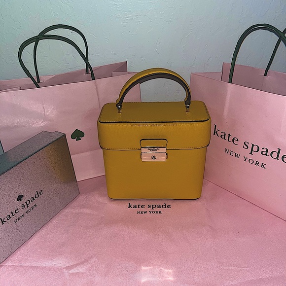 kate spade Handbags - Kate spade top handle retail.